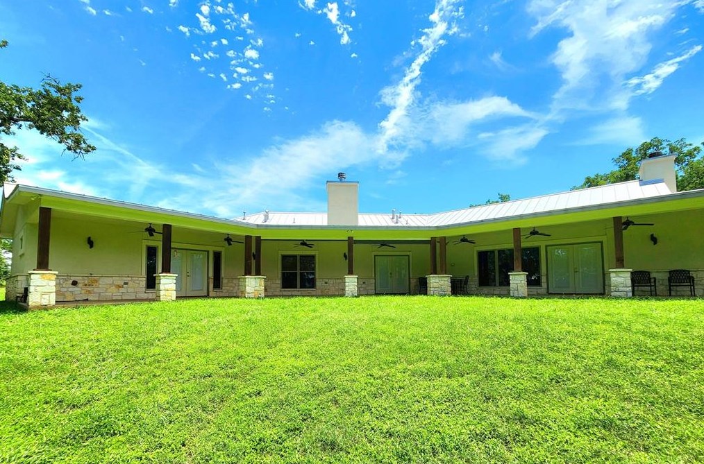 145 State Loop 92, Halsted, TX 78945
