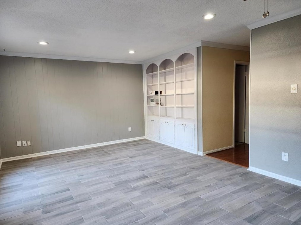 1343 Country Place Dr, Houston, TX 77079
