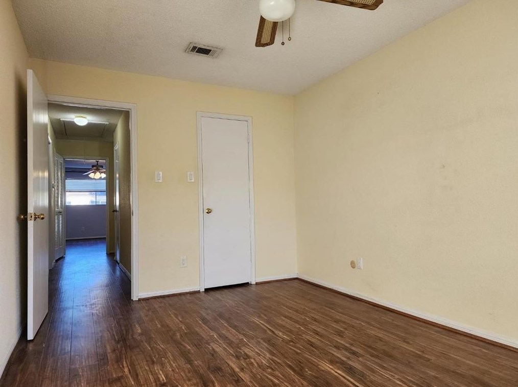 1343 Country Place Dr, Houston TX  77079-3125 exterior