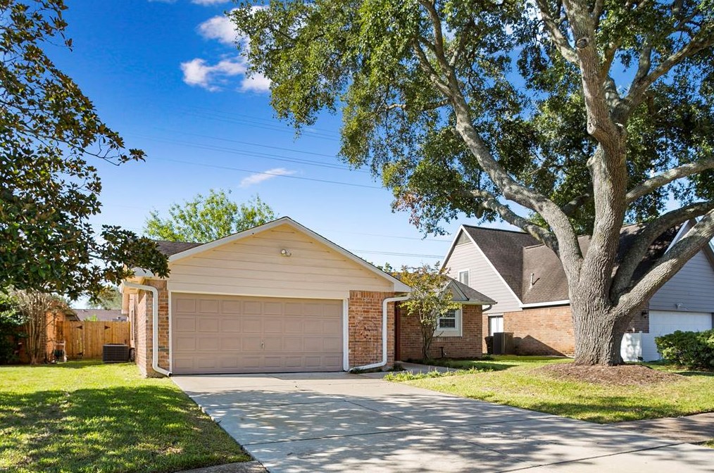 3118 Windmill St, Sugar Land, TX 77479-1601