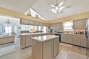 206 Galleon Dr, Freeport, TX 77541 - Photo 16