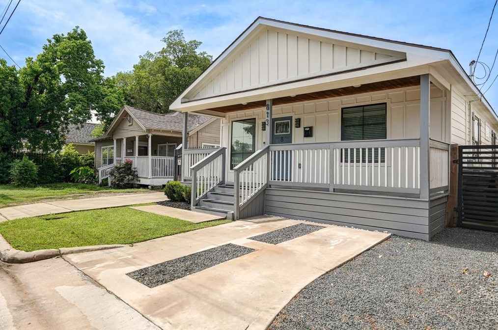 813 32nd 1/2 St, Houston, TX 77022-5812
