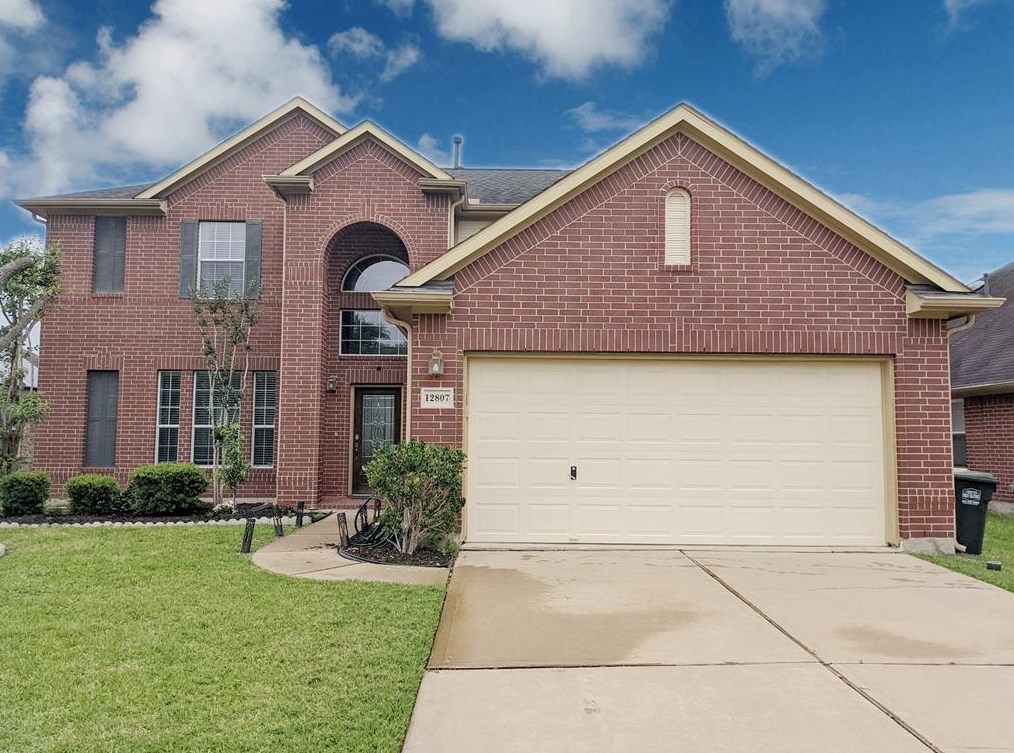 12807 Quail Creek Dr, Pearland, TX 77584