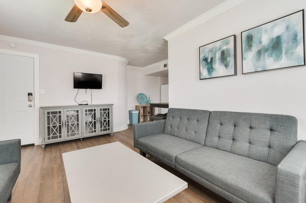 4301 Chartres St #4, Houston, TX 77004
