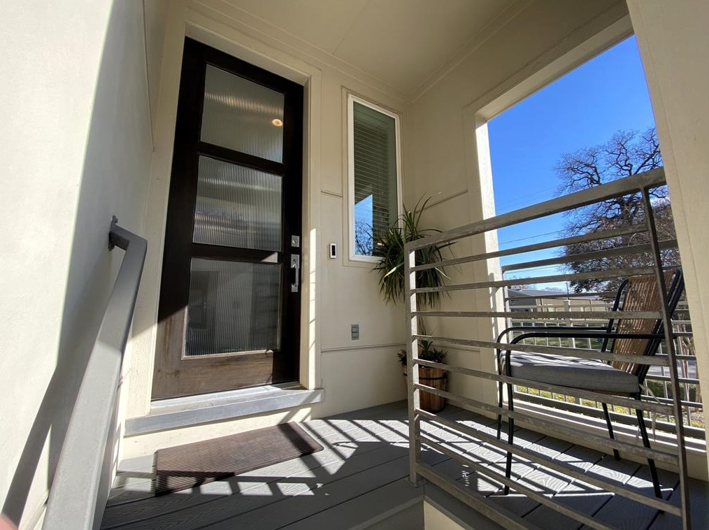 1003 17th St, Houston, TX 77008-3435