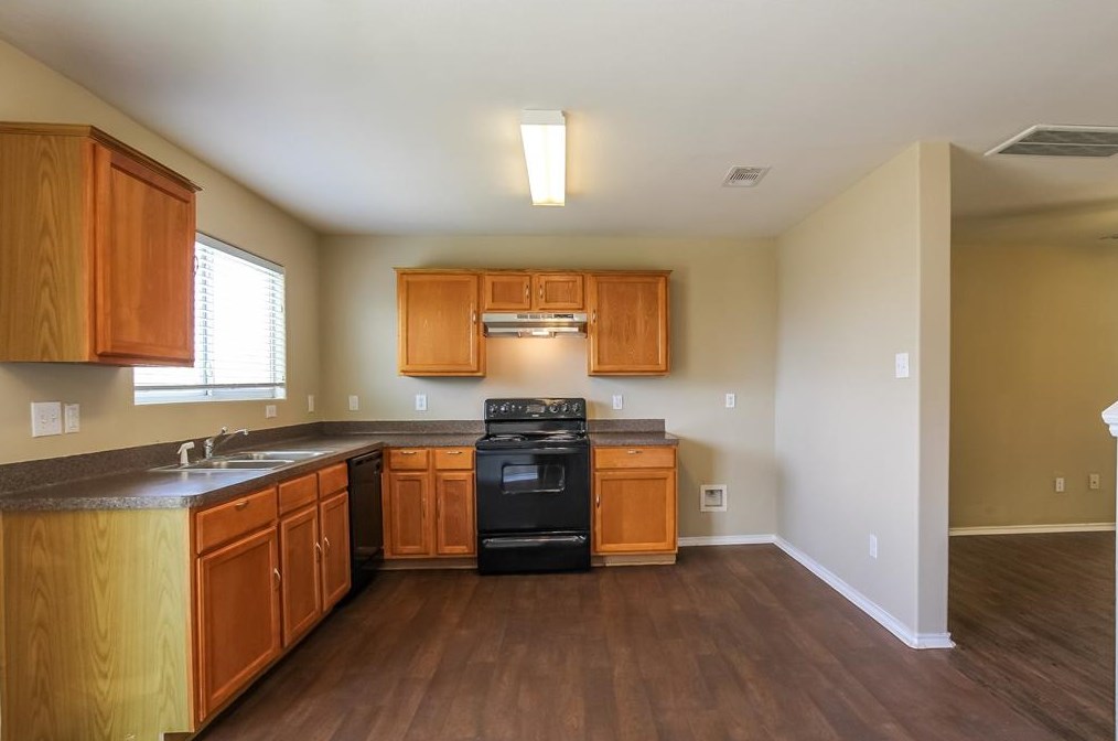 2321 Shady Birch Dr, Conroe, TX 77301