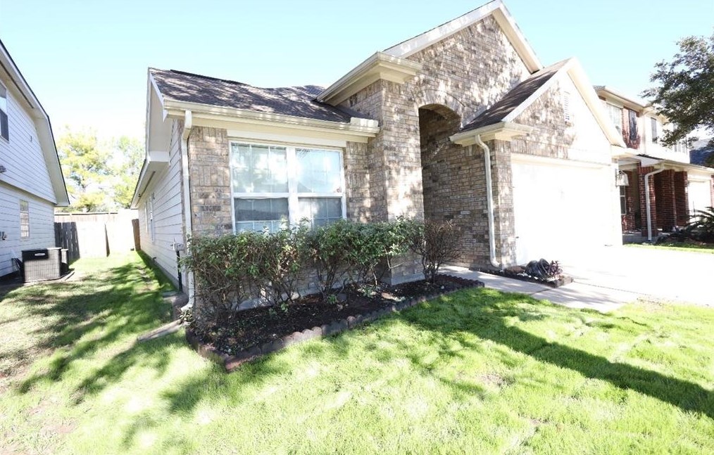14134 Brayford Place Dr, Houston TX  77014-2062 exterior