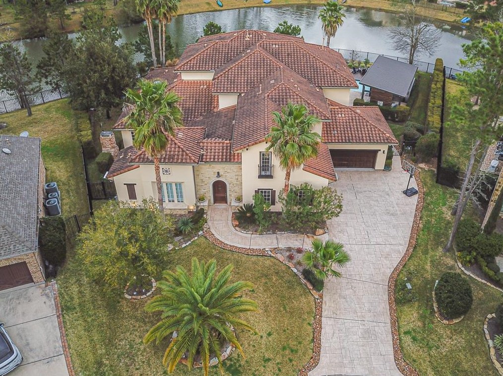 63 Shimmering Aspen Cir, Spring, TX 77389-4963