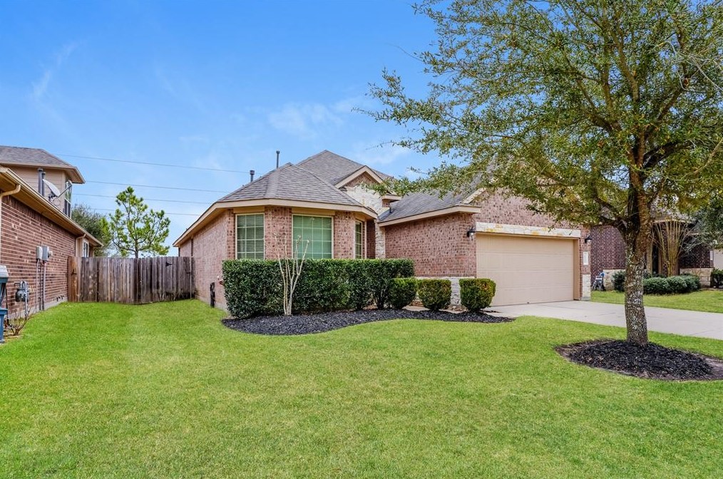 6522 Claire Brook Dr, Richmond, TX 77407