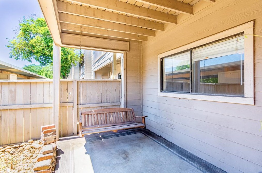 9567 Pagewood Ln, Houston TX  77063-0052 exterior