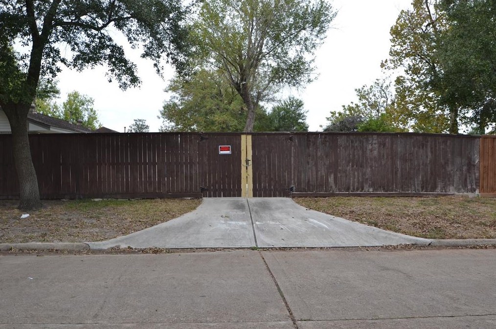4123 Cicada Ln, Houston, TX 77039-3409