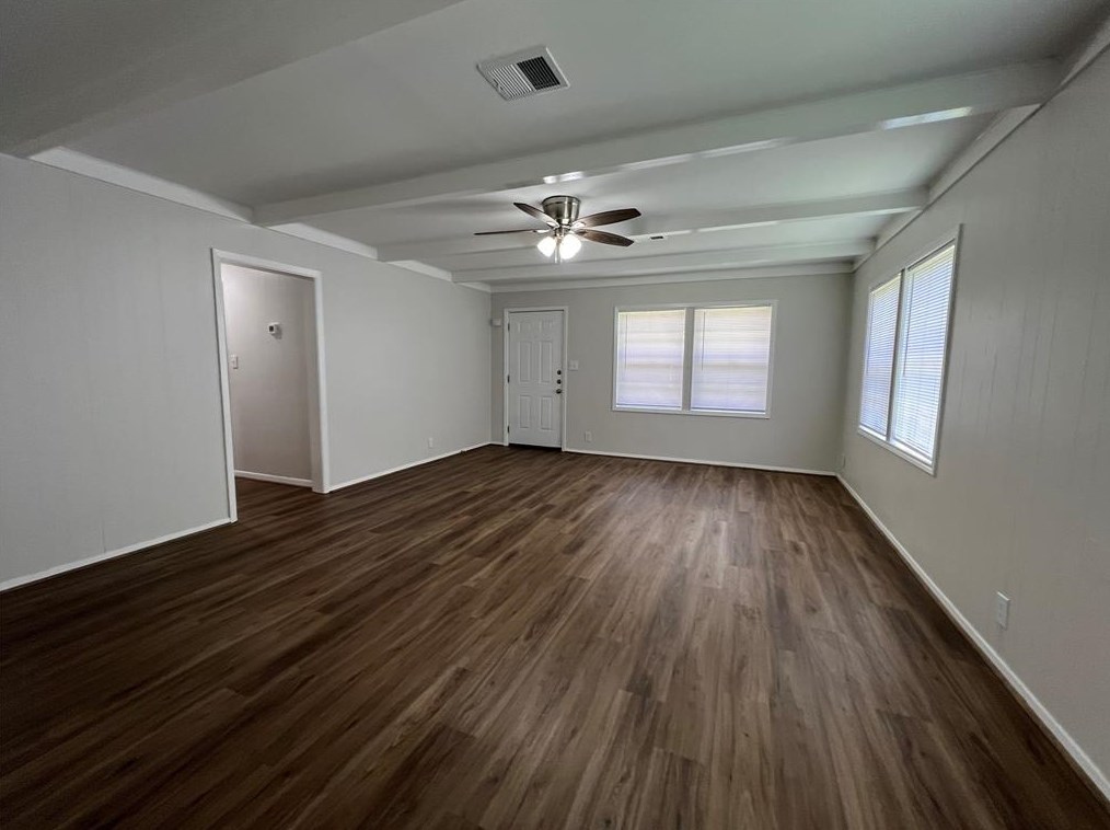 310 S Shanks St, Richwood, TX 77531