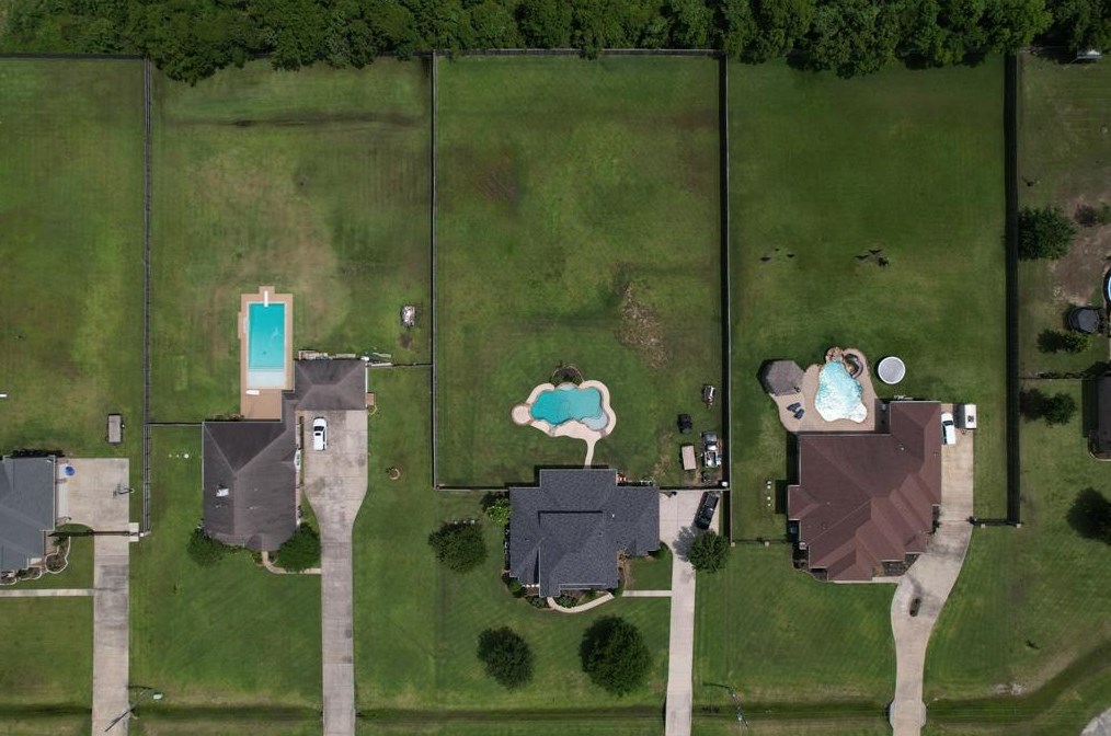 4427 Majestic Dr, Baytown, TX 77523-2053