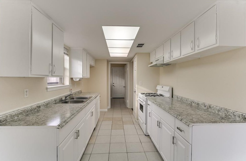 11203 Sagehill Dr, Houston, TX 77089-4631