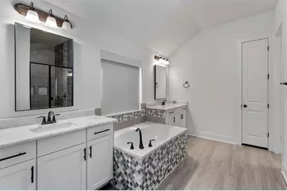 1001 Wolf Hollow Dr Drive, Georgetown, TX 78628 - Photo 16