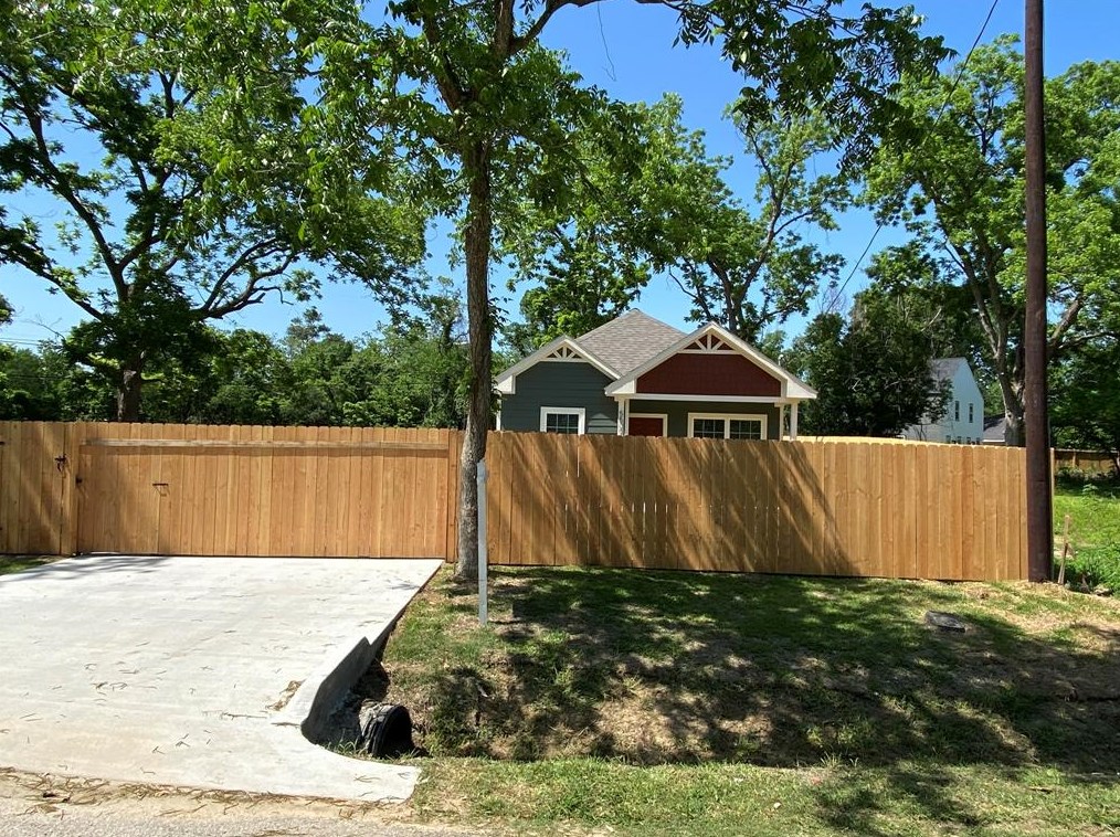 5505 Kittridge St, Houston, TX 77028-3021
