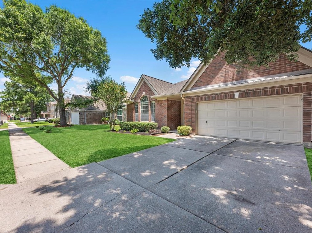 19114 Forest Trace Dr, Humble, TX 77346-5044