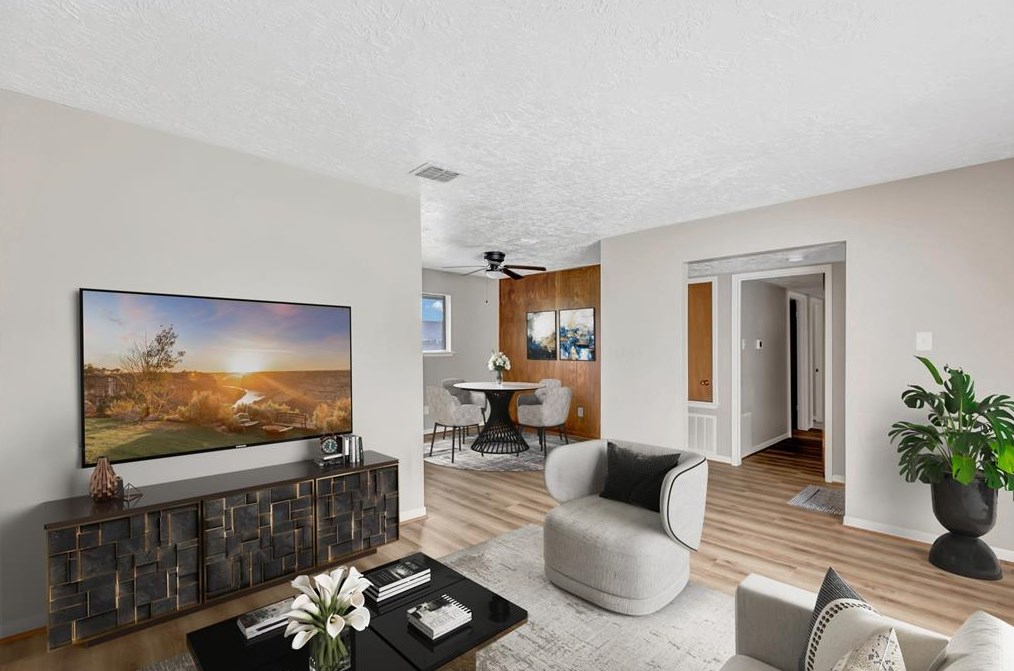 8626 Cottage Gate Ln, Houston TX  77088-5000 exterior