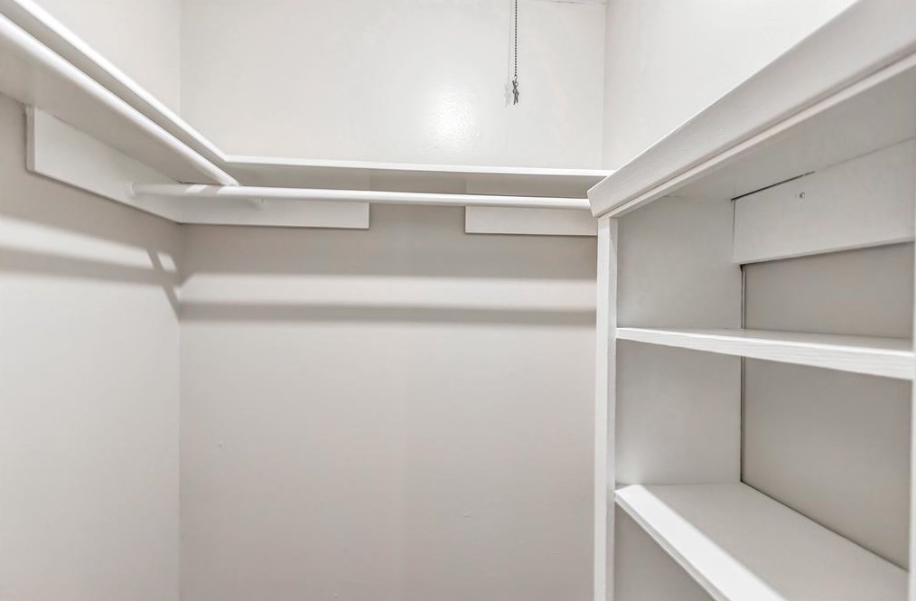 8626 Cottage Gate Ln, Houston TX  77088-5000 exterior