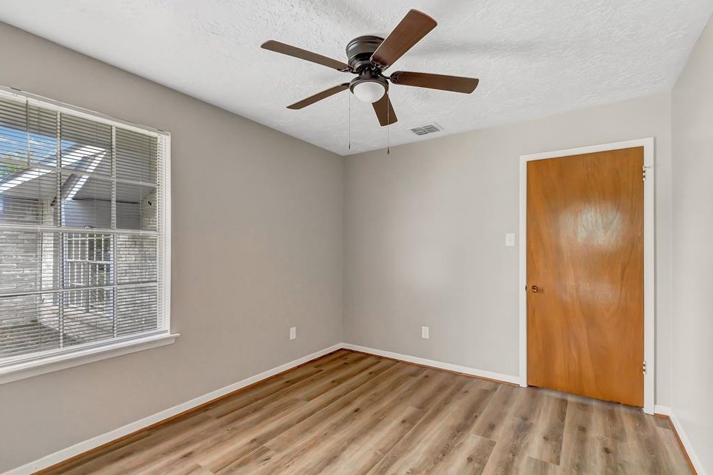 8626 Cottage Gate Ln, Houston TX  77088-5000 exterior