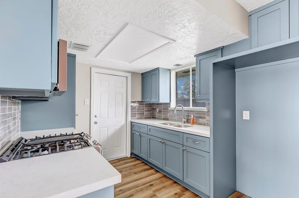 8626 Cottage Gate Ln, Houston TX  77088-5000 exterior