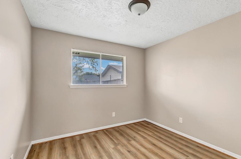 8626 Cottage Gate Ln, Houston TX  77088-5000 exterior