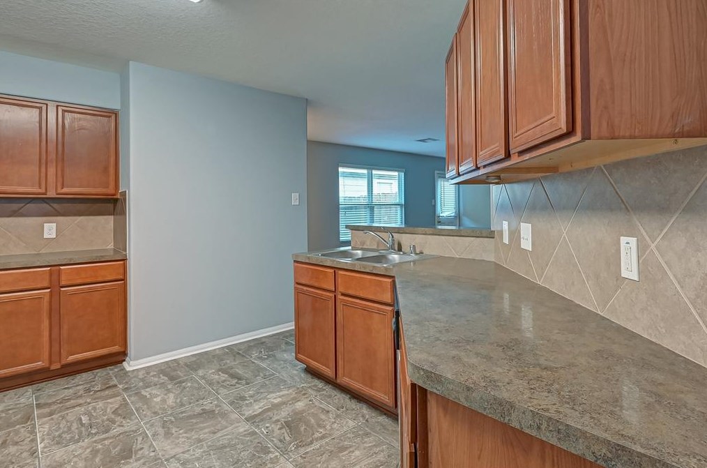 2746 Iris Vly Way, Houston TX  77038-1319 exterior