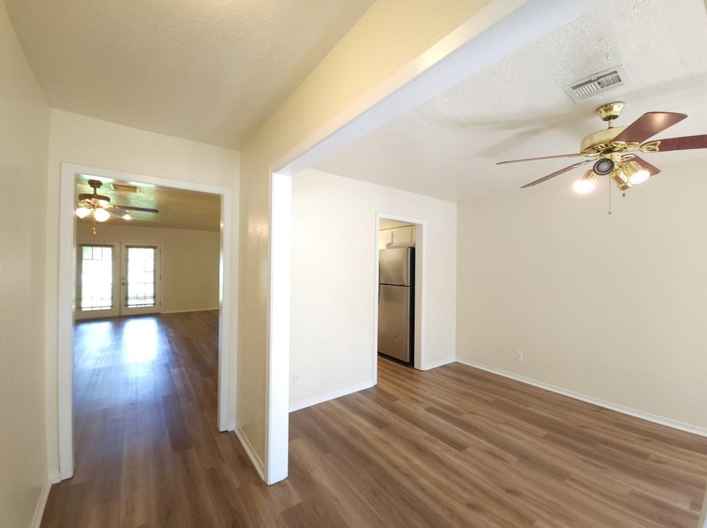 5322 Royal Oak Dr, Texas City, TX 77591