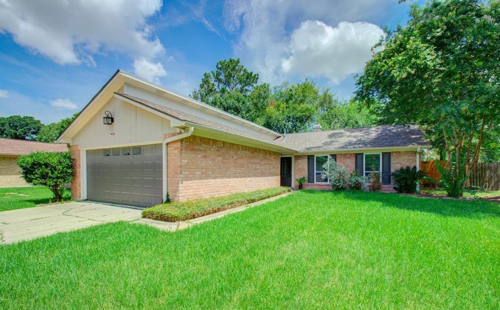 9426 Charter Ridge Dr, Houston, TX 77070