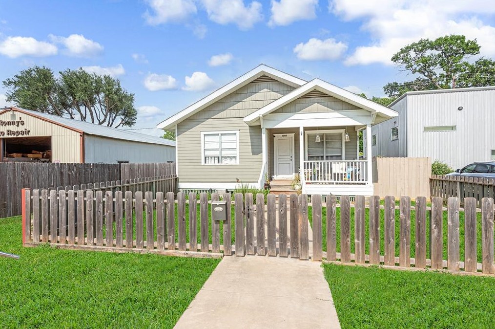 1506 Enid St, Houston, TX 77009