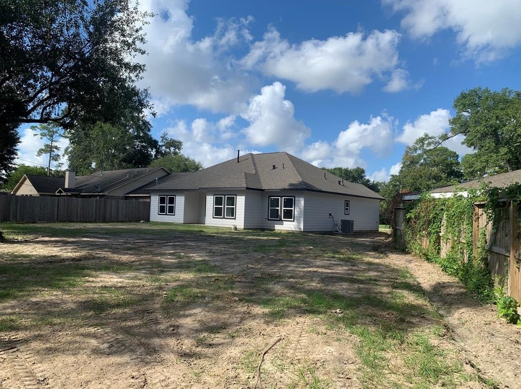 2610 Carmel, Houston TX  77091-2816 exterior