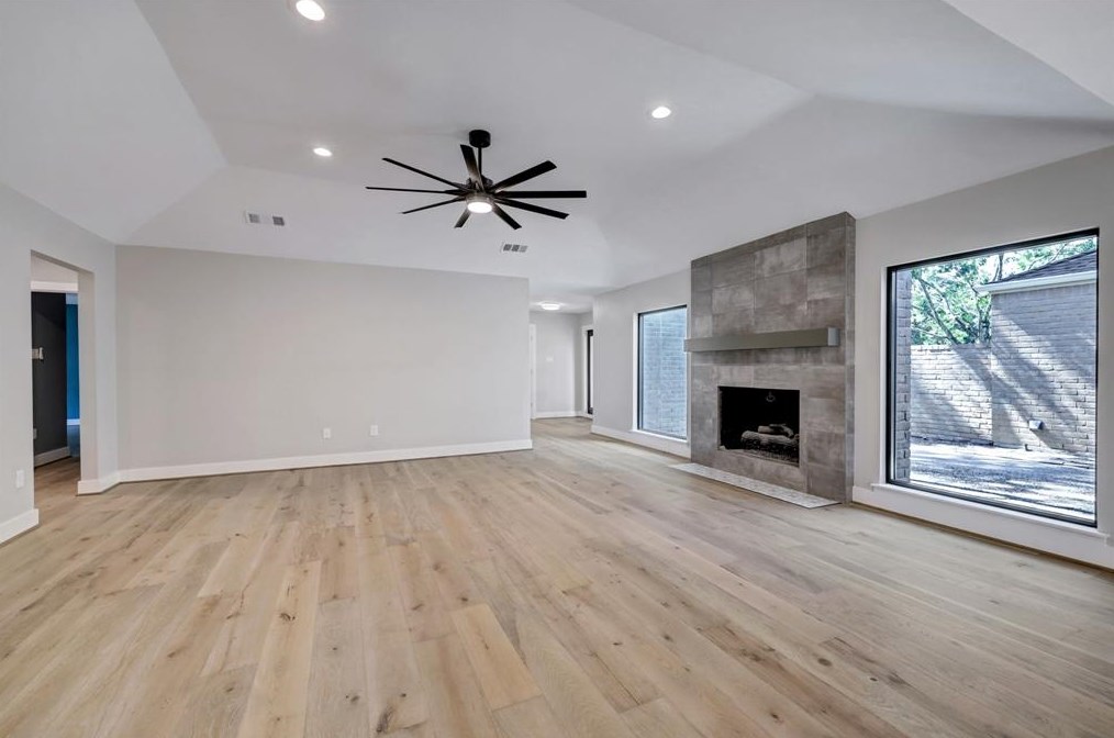 15750 Barkers Lndg Rd, Houston TX  exterior