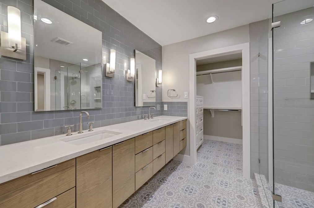 15750 Barkers Lndg Rd, Houston TX  exterior