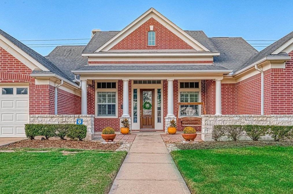3840 Bellefontaine St, Houston, TX 77025-1212