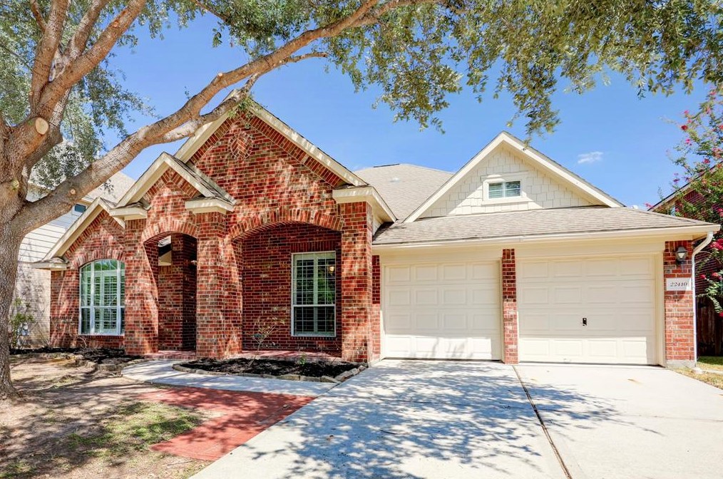 22410 Serrano Lake Ct, Tomball, TX 77375