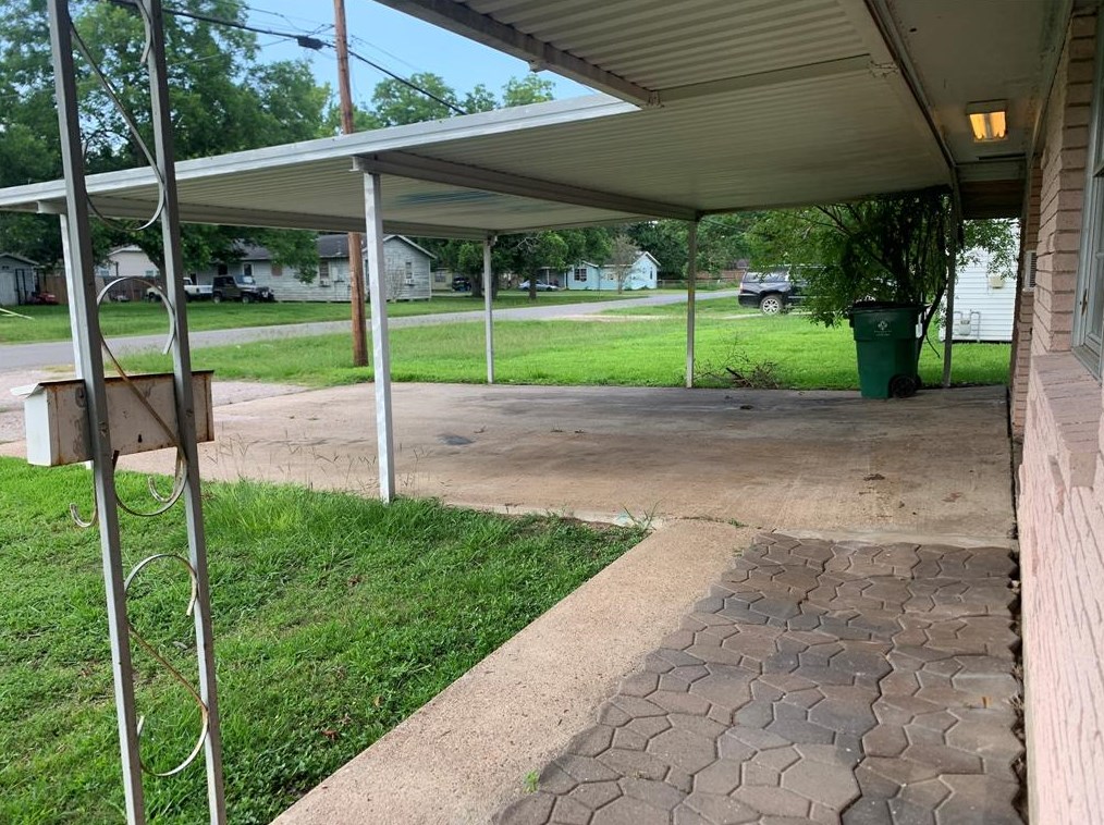 802 E 6th St, Sugar Valley, TX 77480