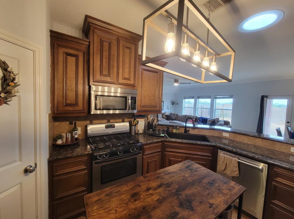 2006 Cobble Meadow Ln, Richmond, TX 77469
