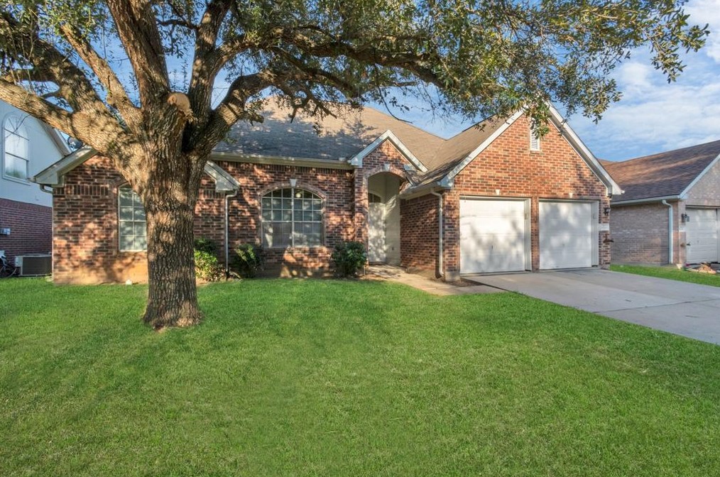 16243 April Ridge Dr, Houston, TX 77083
