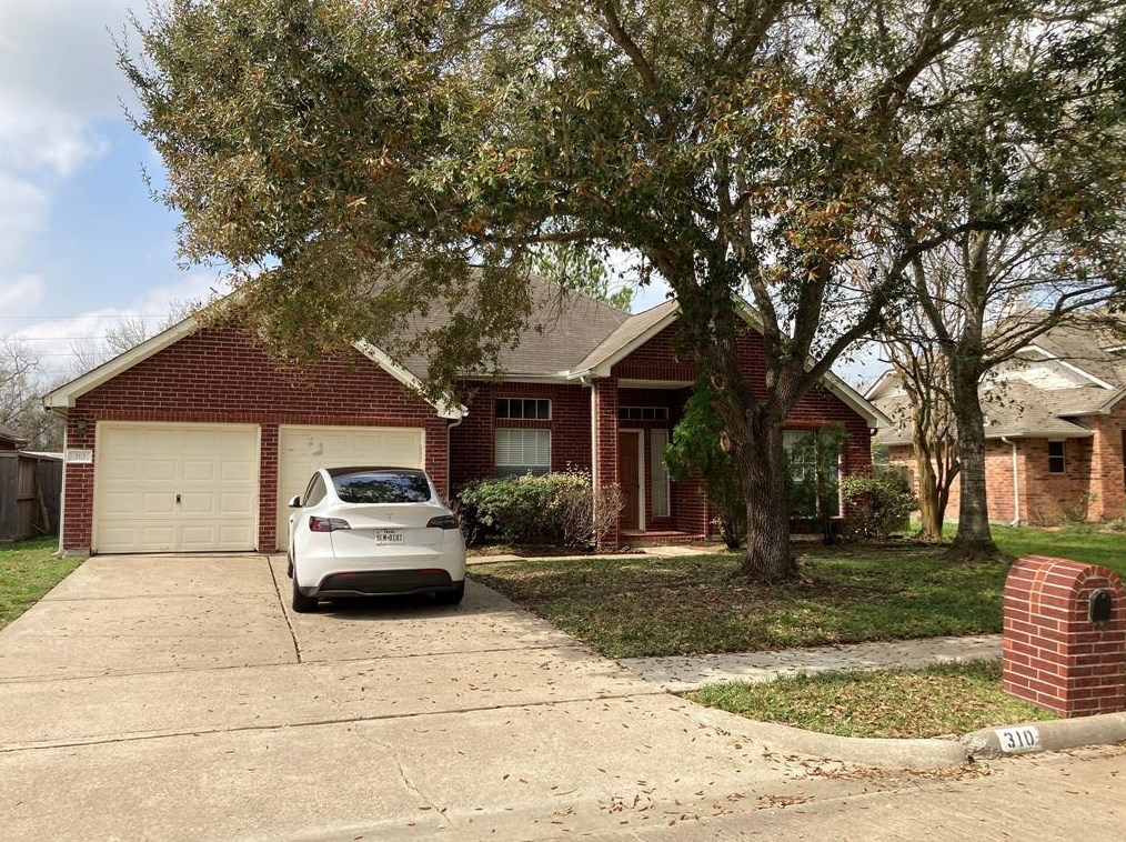 310 Annes Way, Stafford, TX 77477