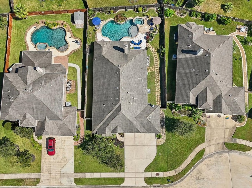 747 Somerset Landing Ln, League City, TX 77573