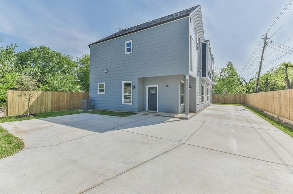 3402 Nathaniel Brown St, Houston, TX 77021-5510