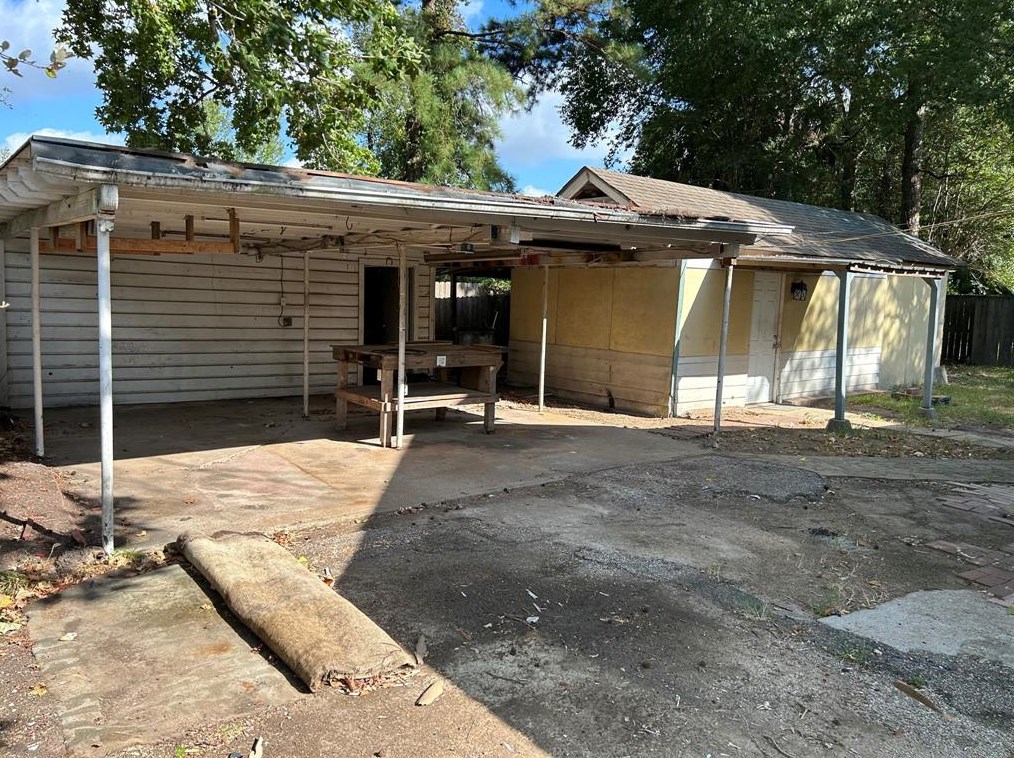 216 William Barnett Ave, Cleveland, TX 77327-4544