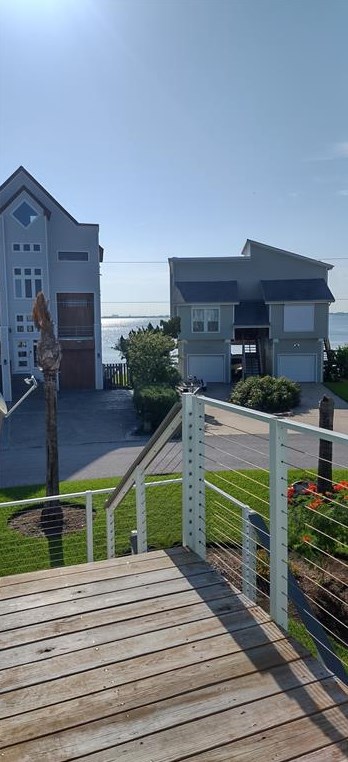 129 Quayside Dr, Galveston, TX 77554