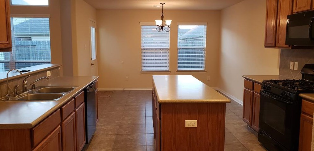 9923 Yearling Pl, Conroe, TX 77385
