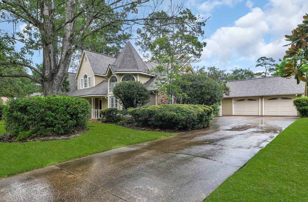 4902 Shore Hills Dr, Humble, TX 77345-1686