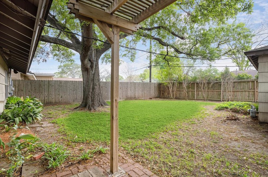 4845 Kinglet St, Houston TX  77035-3025 exterior