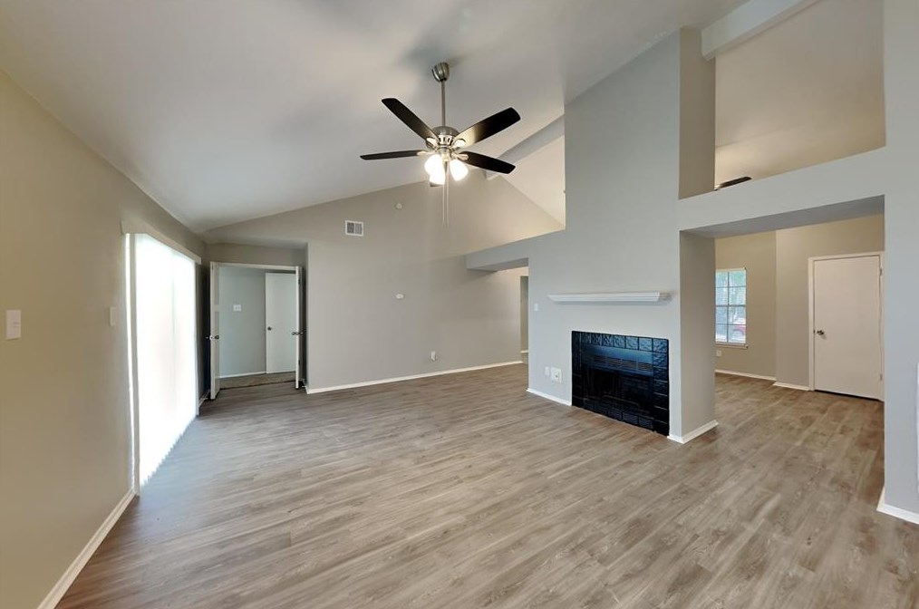 8526 Lake Crystal Dr, Houston, TX 77095
