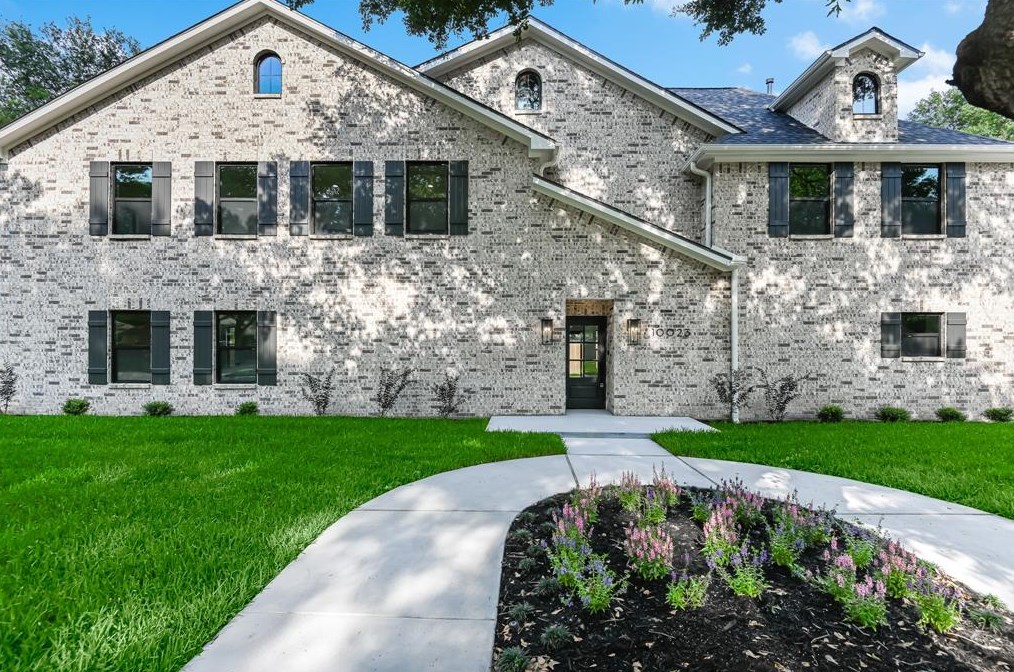 10023 Springwood Forest Dr, Houston, TX 77080-6442