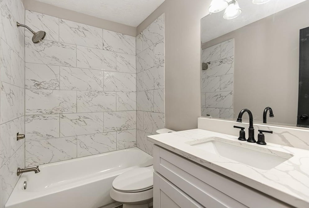 10023 Springwood Frst, Houston TX  77080-6442 exterior