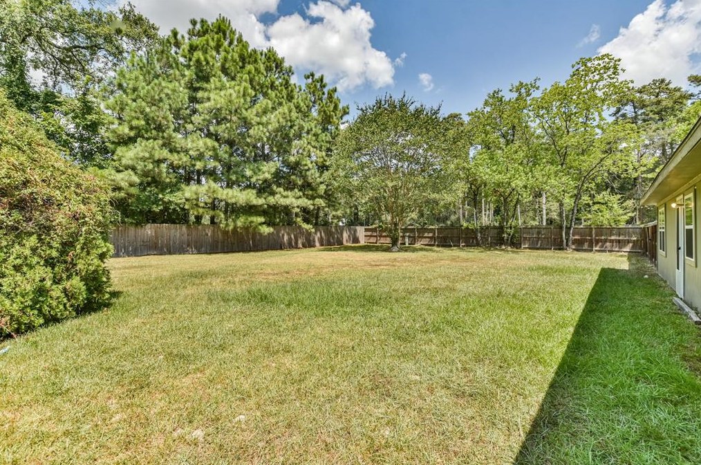 8743 Vly Flag Dr, Houston TX  77078-3738 exterior